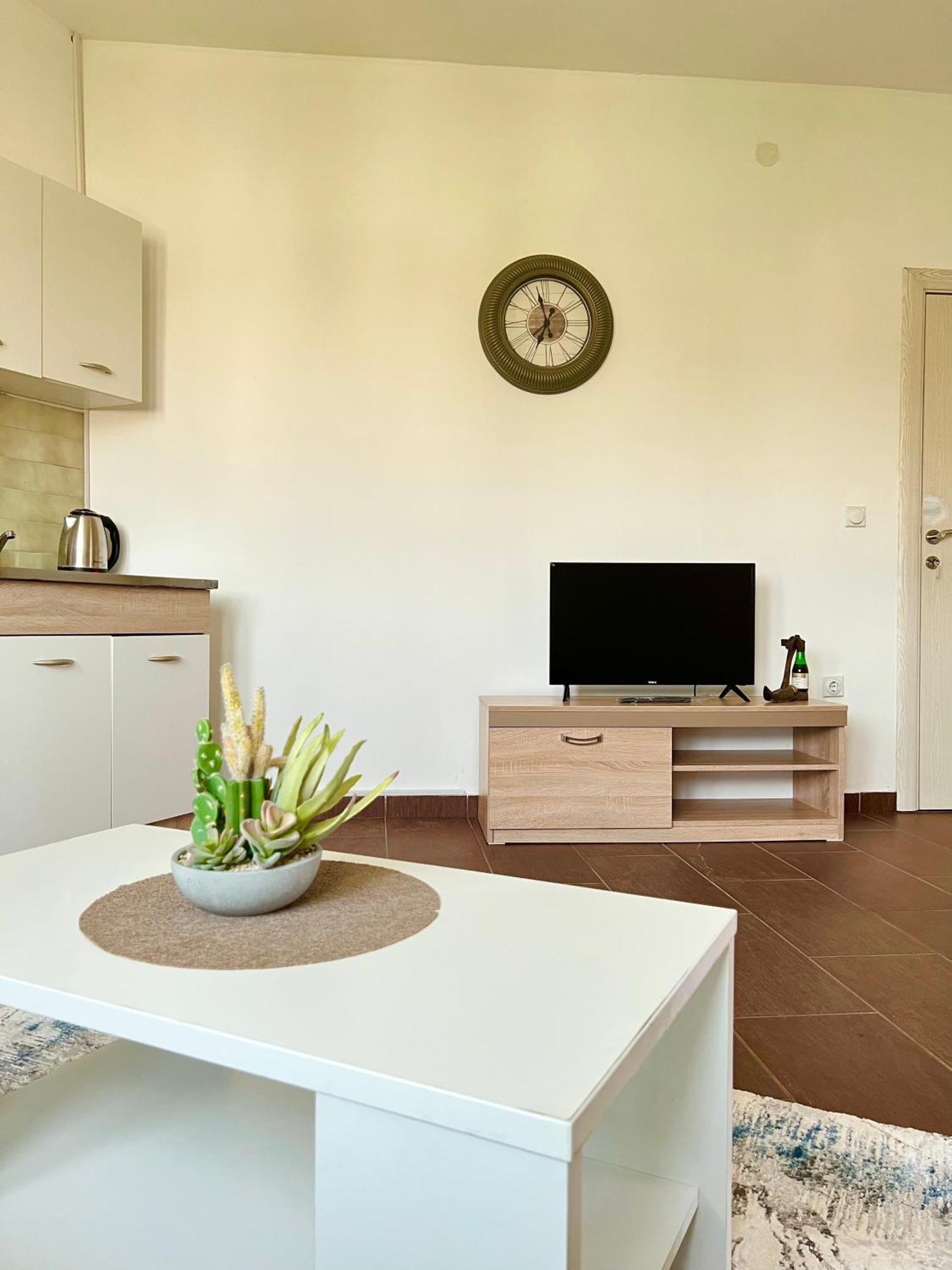 Apartments Katana Улцин Екстериор снимка